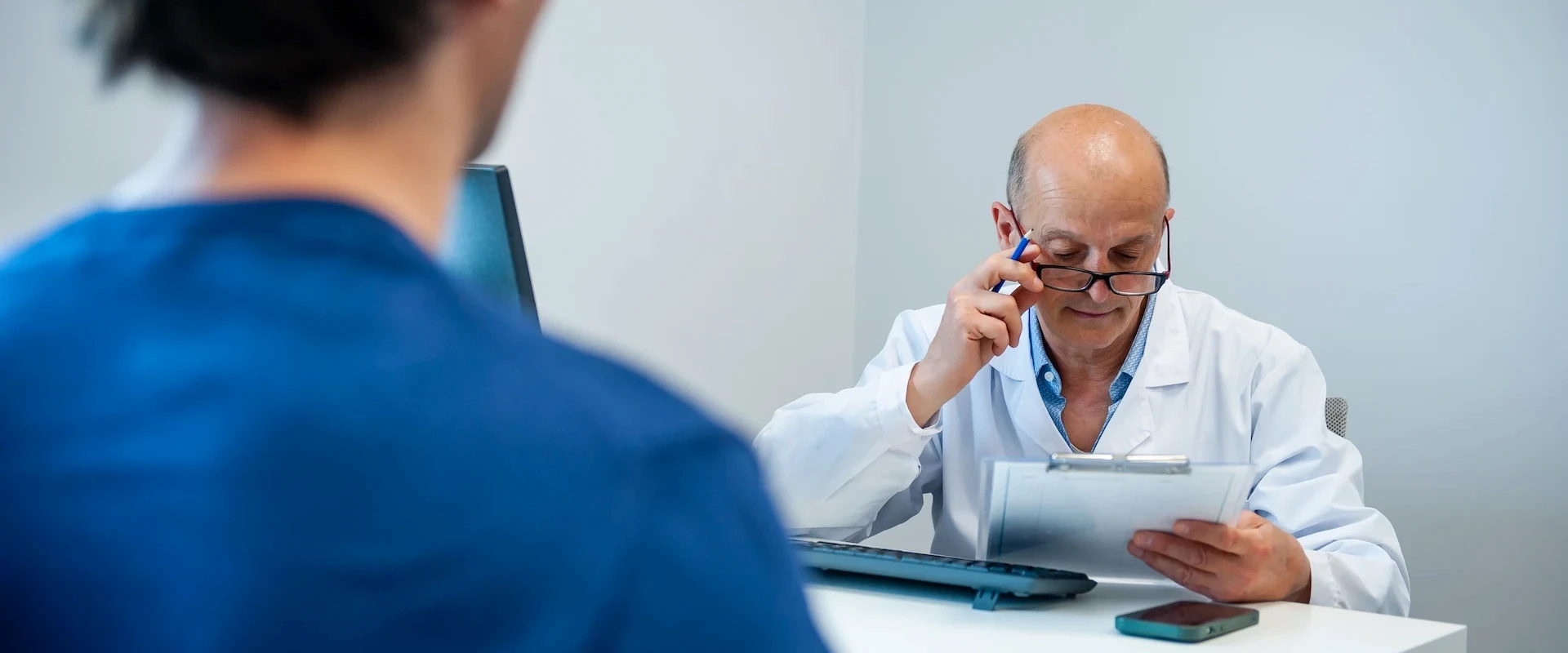 Revisione caso clinico medico specialista - MaGiKa Salute Samarate